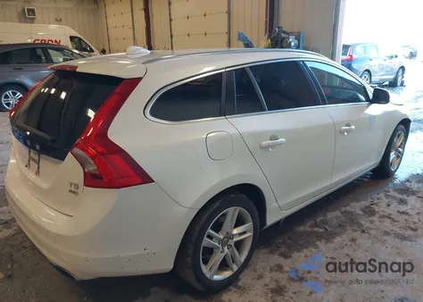 2015 Volvo V60 T5 Platinum из США, поврежденный, VIN YV1612SM0F1221629